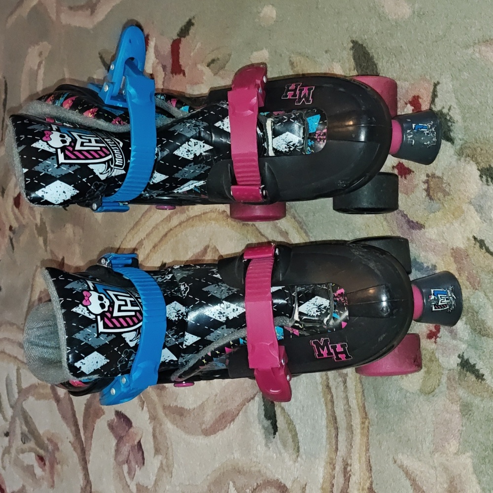 🔥 Monster High Adjustable Size Colorful Kids Roller Skates - Picture 3 of 5